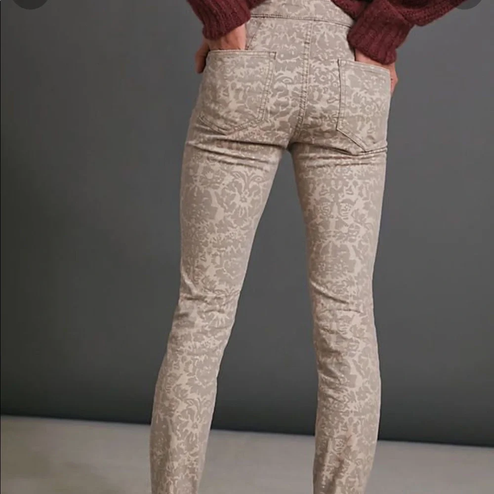 Final Sale 👀 No More Low Offers PILCRO FLOCKED HIGH-RISE LEGGINGS Size 27 Petite - Picture 2 of 14